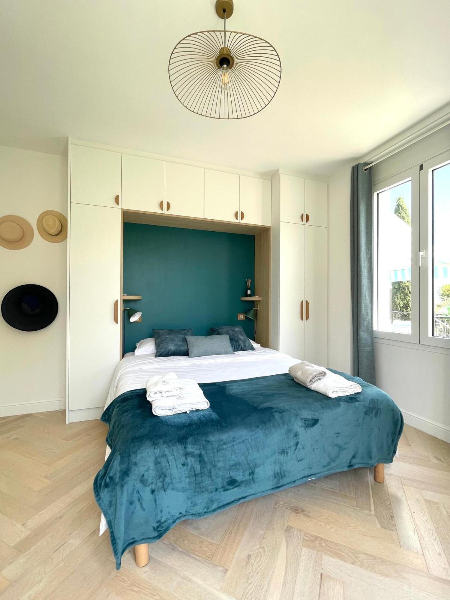 Luxe Piscine Centre De Villa Cannes